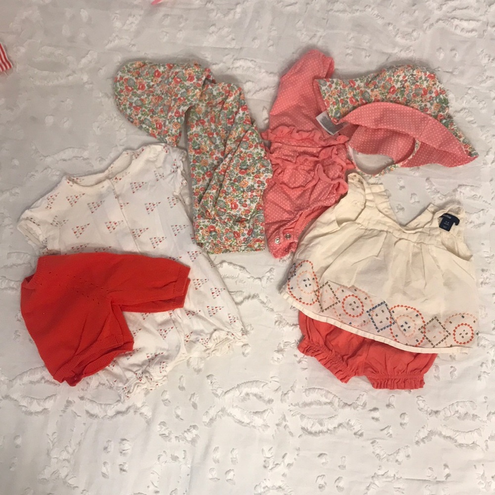 Lot of 0-3 baby girls summer clothes - Baby Gap